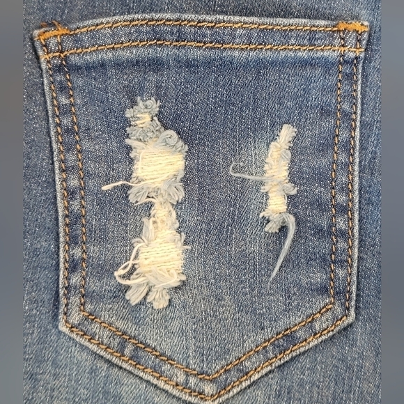 Harper Floral Embroidered Distressed Denim Mid-Rise Shorts - Size 29 - Picture 6 of 9